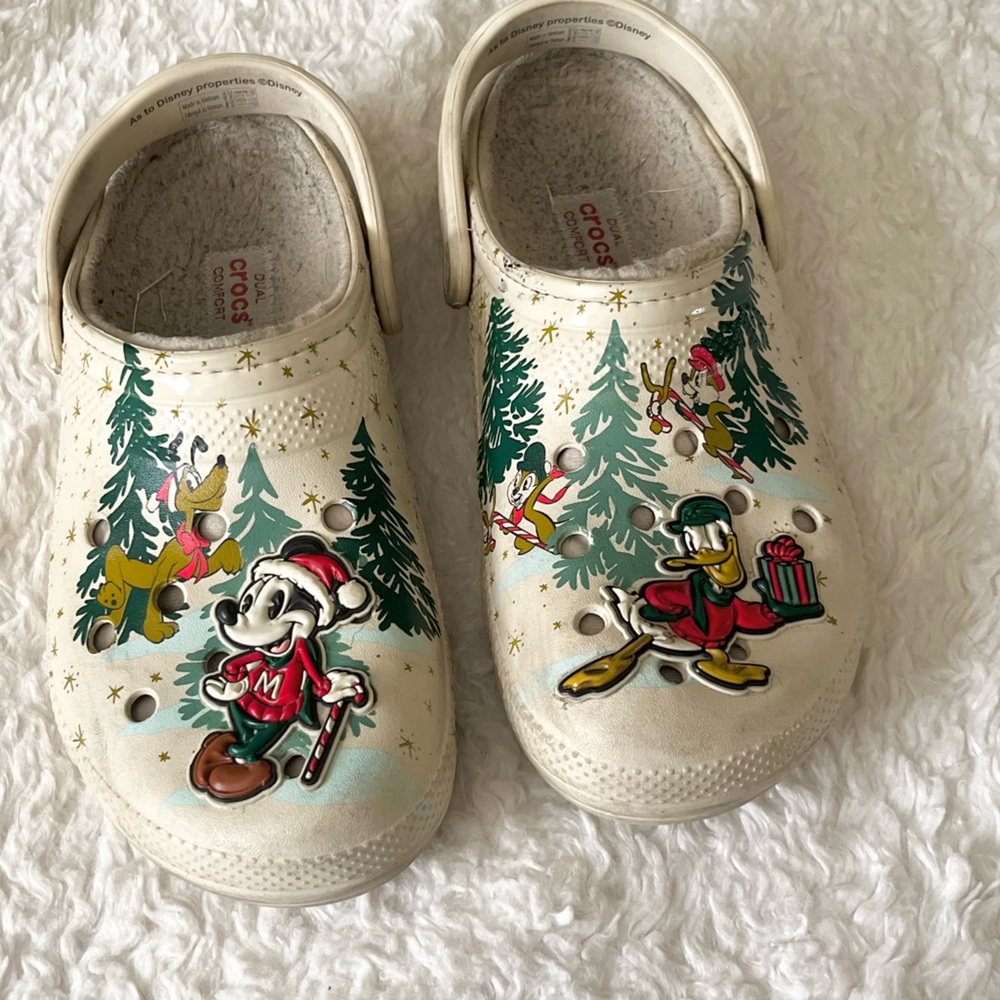 Crocs Disney Limited Edition Christmas Crocs Tan 12